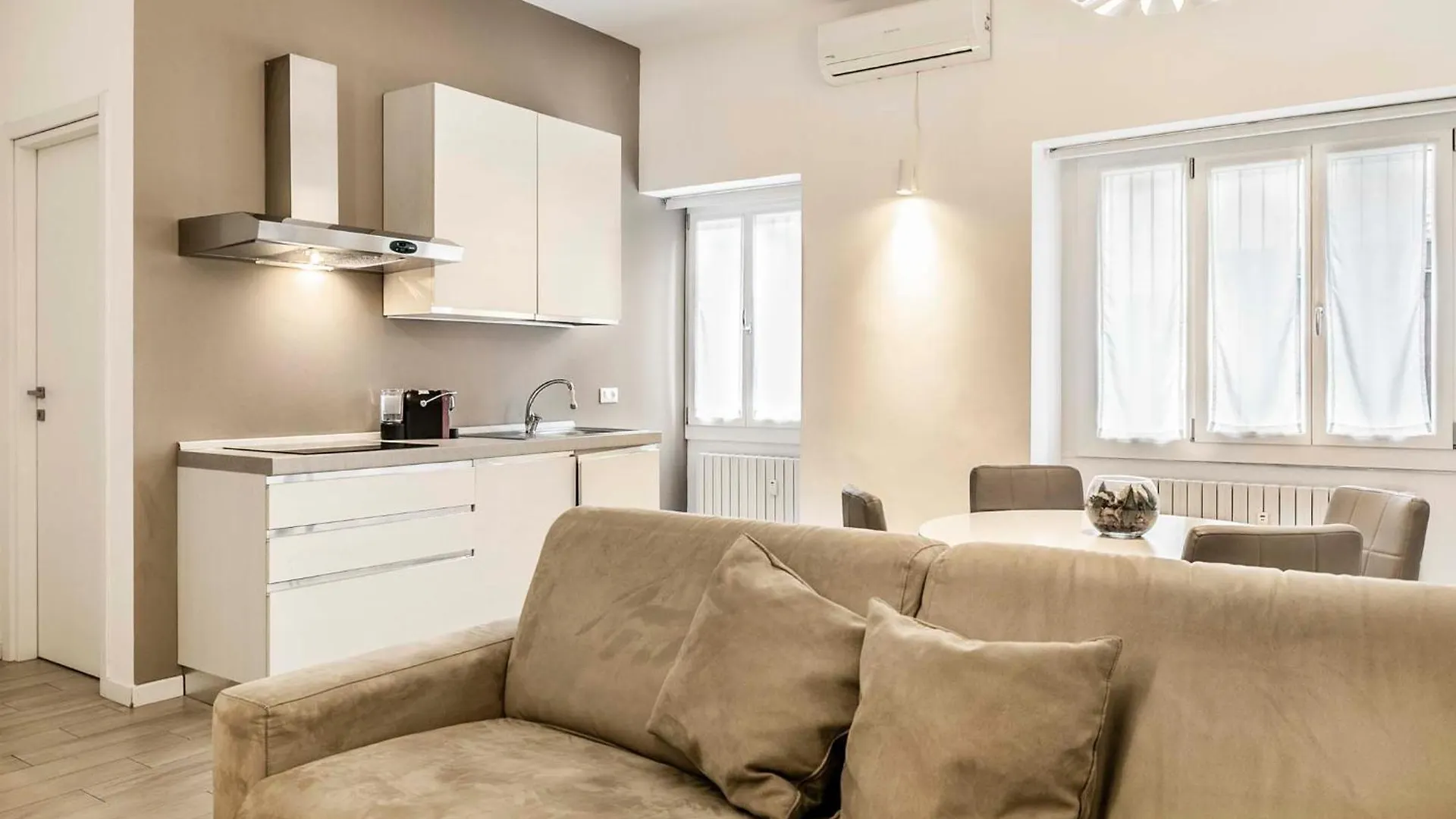 5Min Navigli- Duomo-Metro- Ac-Fashion District Apartment Milan Italy
