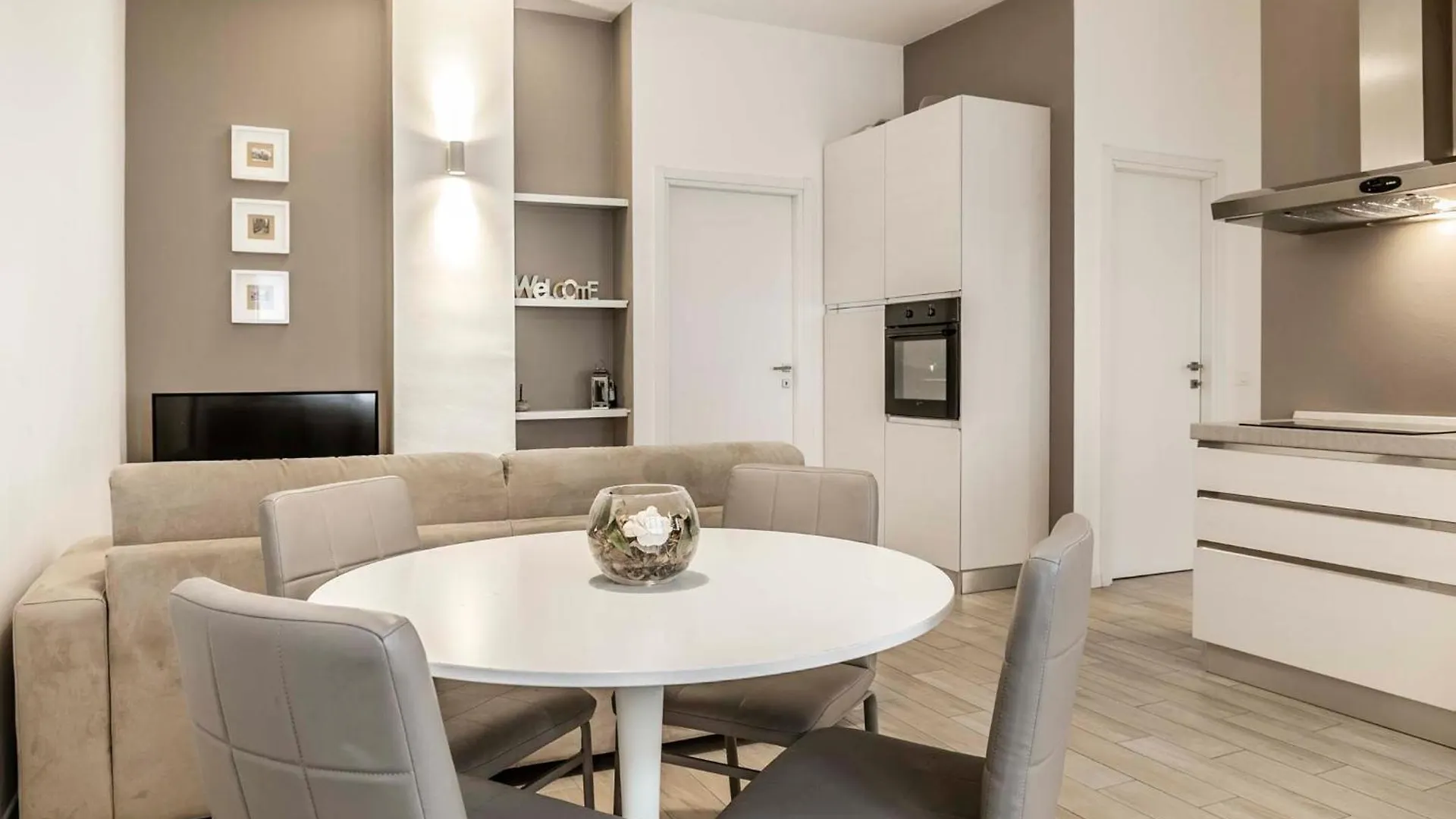 5Min Navigli- Duomo-Metro- Ac-Fashion District Apartment Milan 0*,