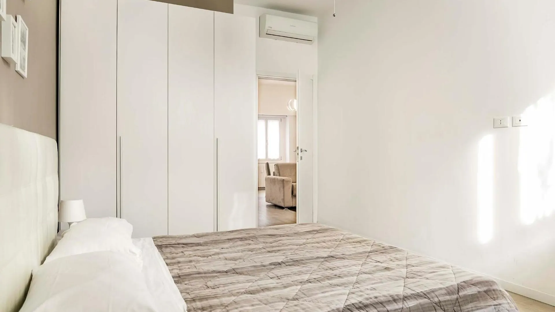 5Min Navigli- Duomo-Metro- Ac-Fashion District Apartment Milan Italy
